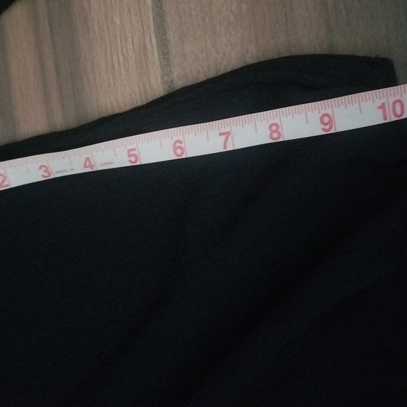 women's HOLLISTER off the shoulder TOP black EMBROIDERED FLOWERS size SMALL - Picture 6 of 8